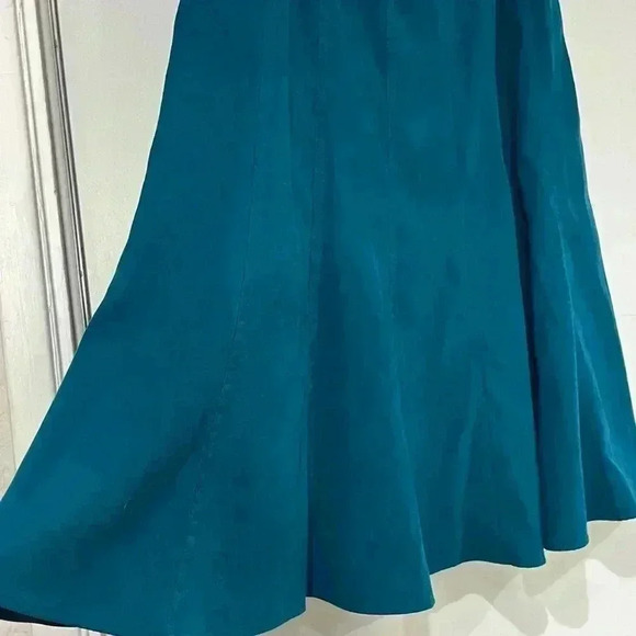 dressbarn skirt size 4 in very good condition very soft - Picture 5 of 10